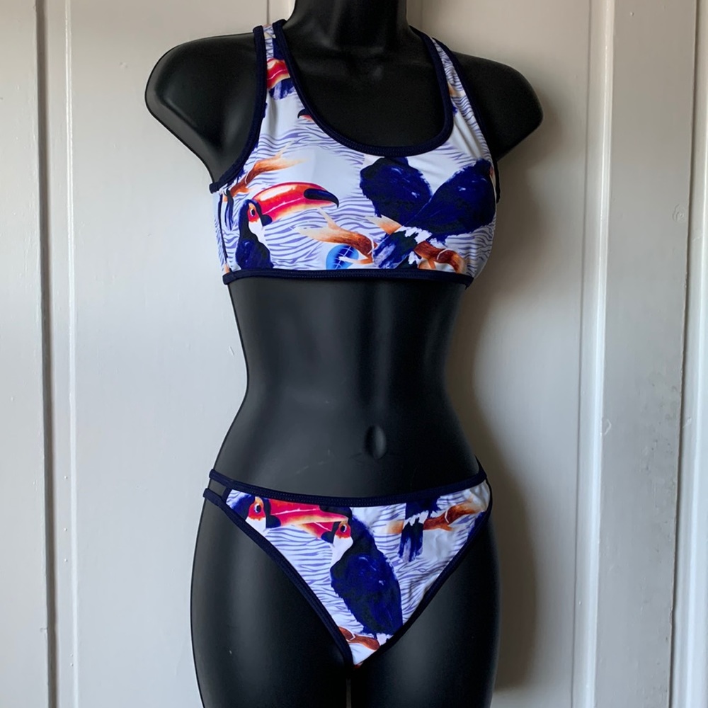 Cupshe Toucan tropical print open back bikini. Size medium